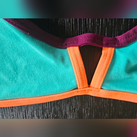 Jolyn Women's bikini top, size large - Picture 2 of 5